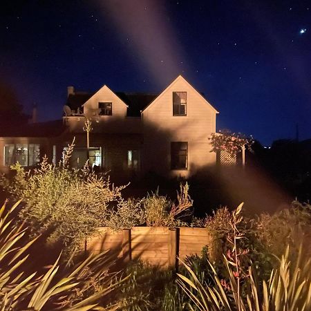 Ashley Villa Bnb Такака Екстер'єр фото