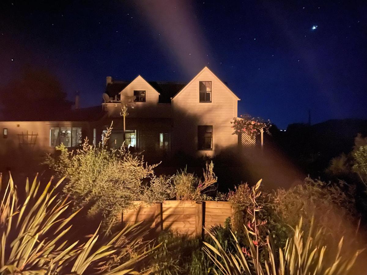 Ashley Villa Bnb Такака Екстер'єр фото